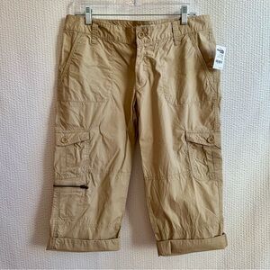 Charlotte Russe Women’s Tan Capri Pants Size: 10 NWT